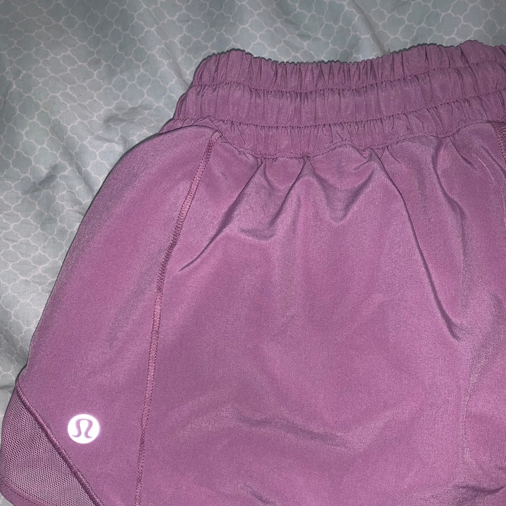 Lululemon Hotty Hot shorts 2”